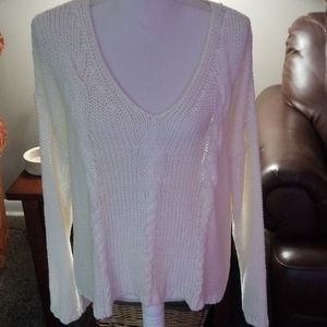 White cable knit V neck sweater